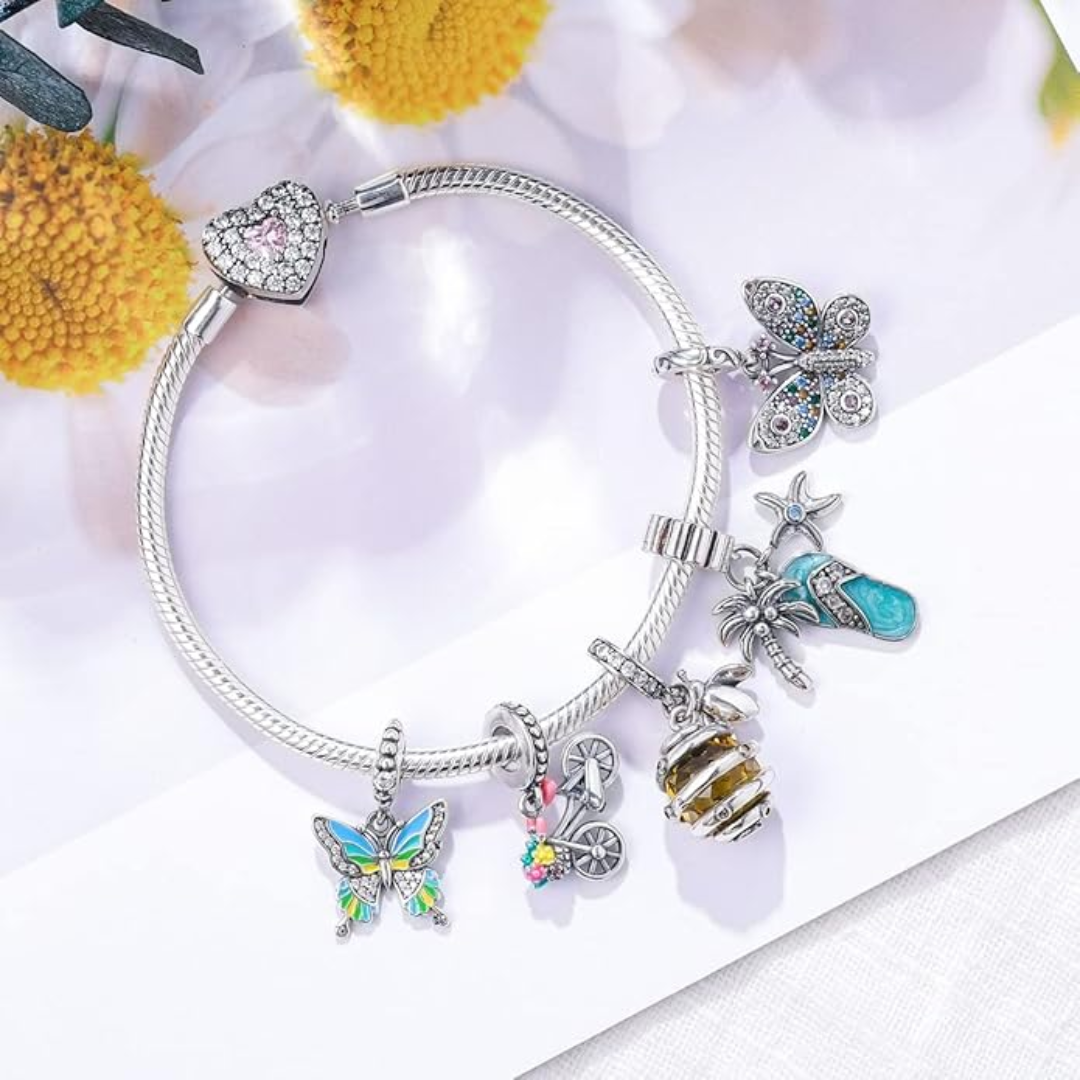 Pulsera con broche de corazón plateado