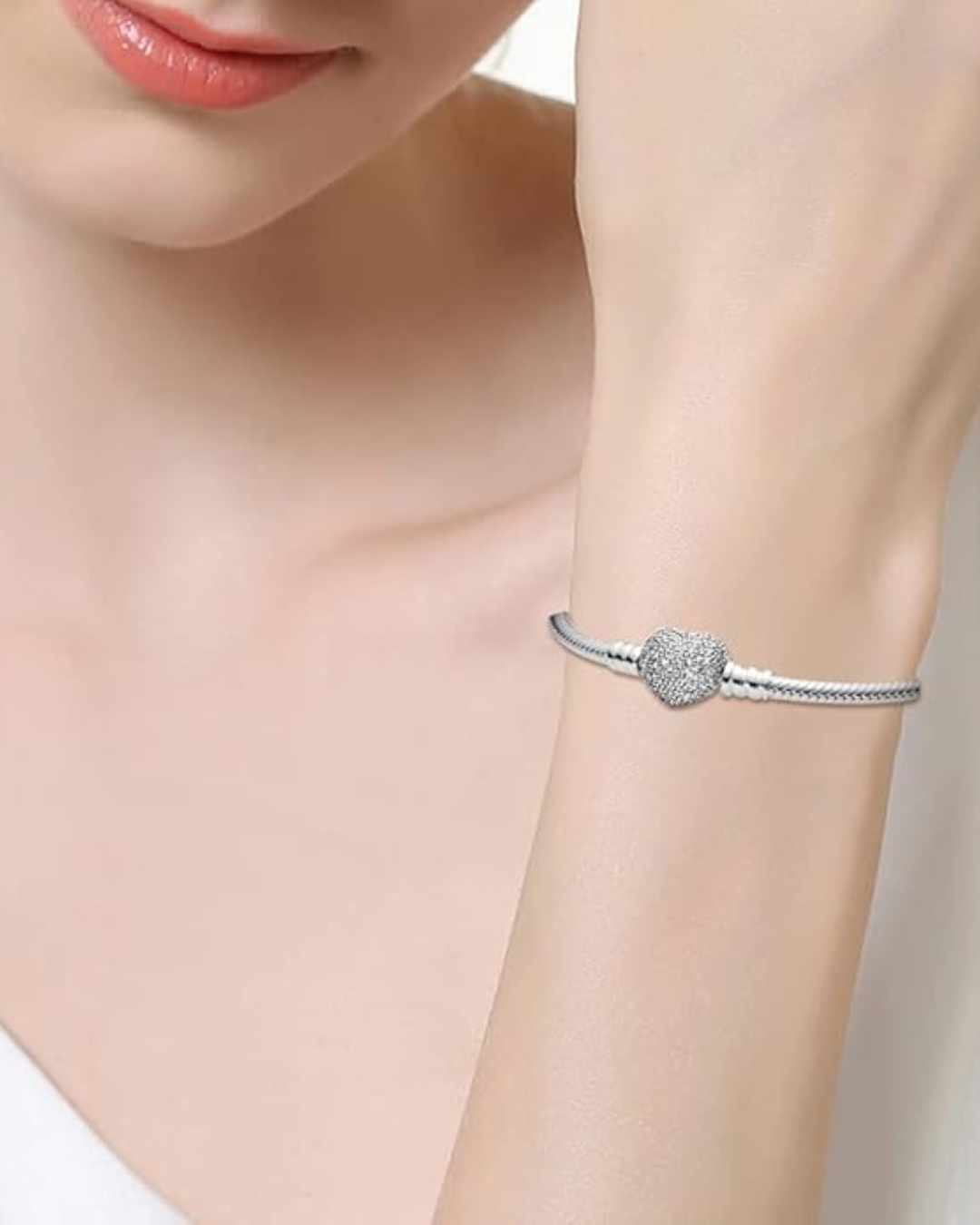 Pulsera de cadena de serpiente con cierre de corazón