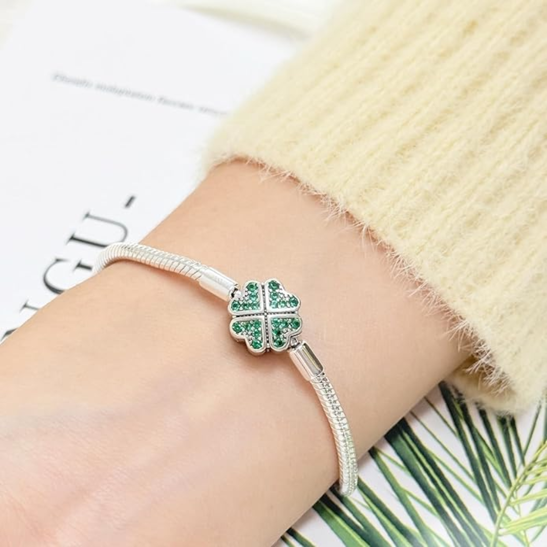Pulsera de Plata con Broche de Trébol