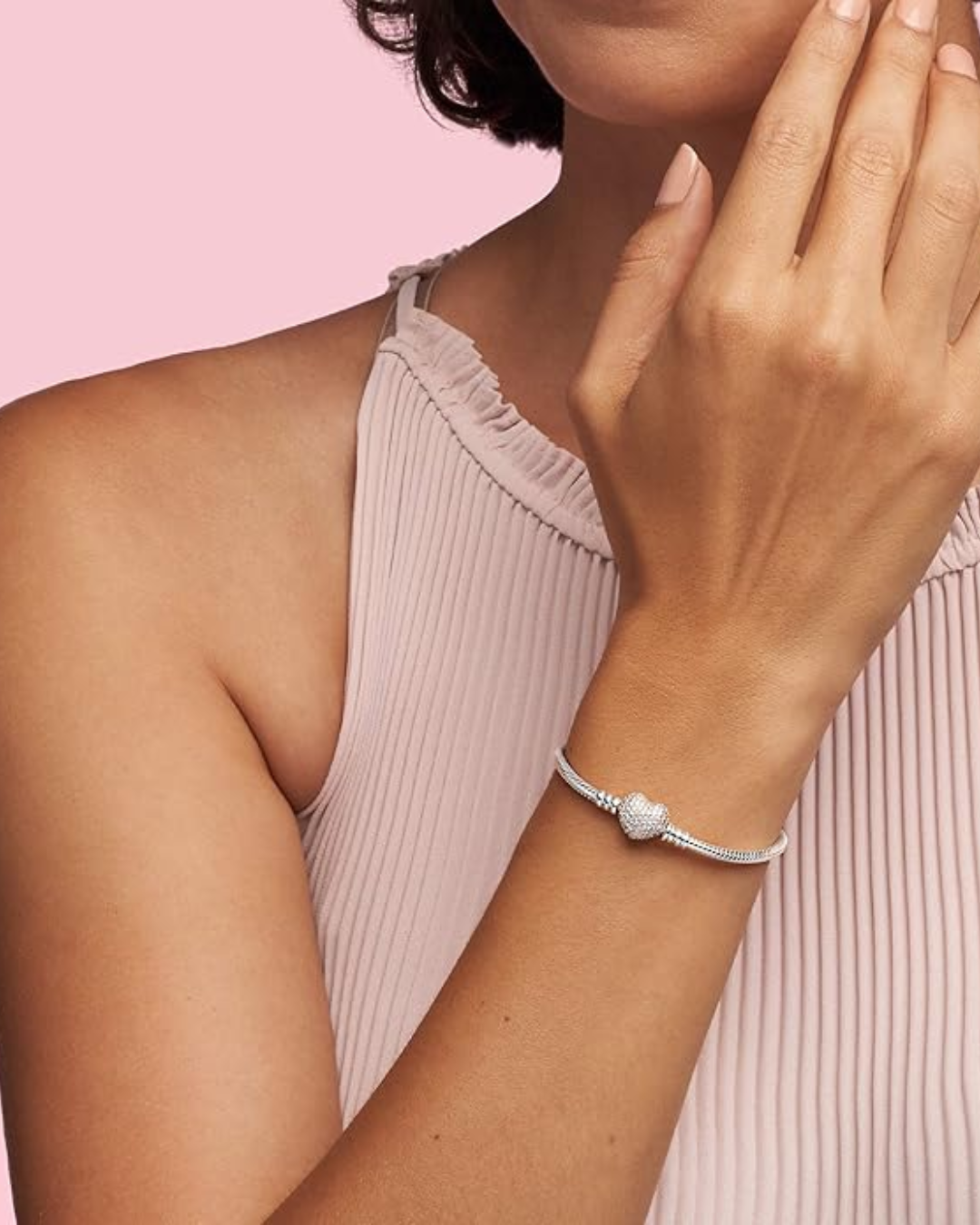 Pulsera de cadena de serpiente con cierre de corazón brillante